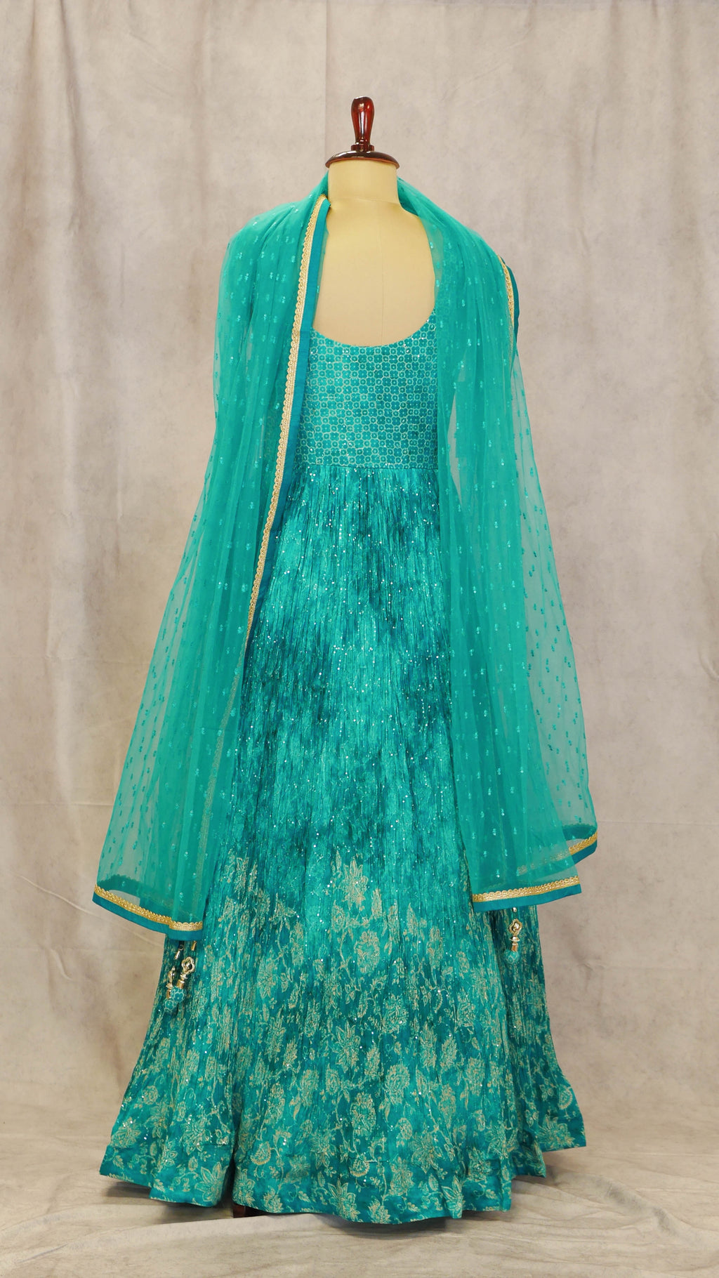 Gowns SWT2812